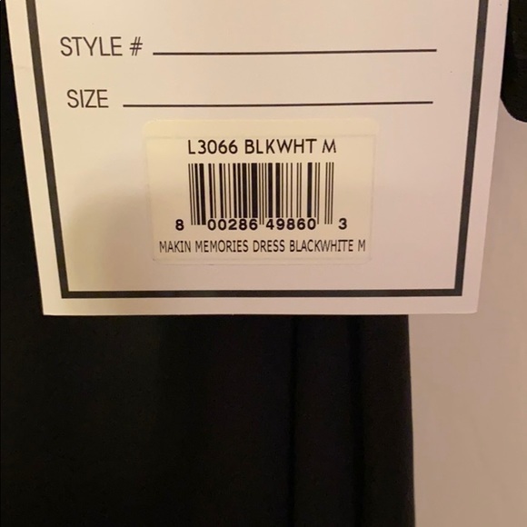 The Look Black & white Dress - Picture 5 of 8